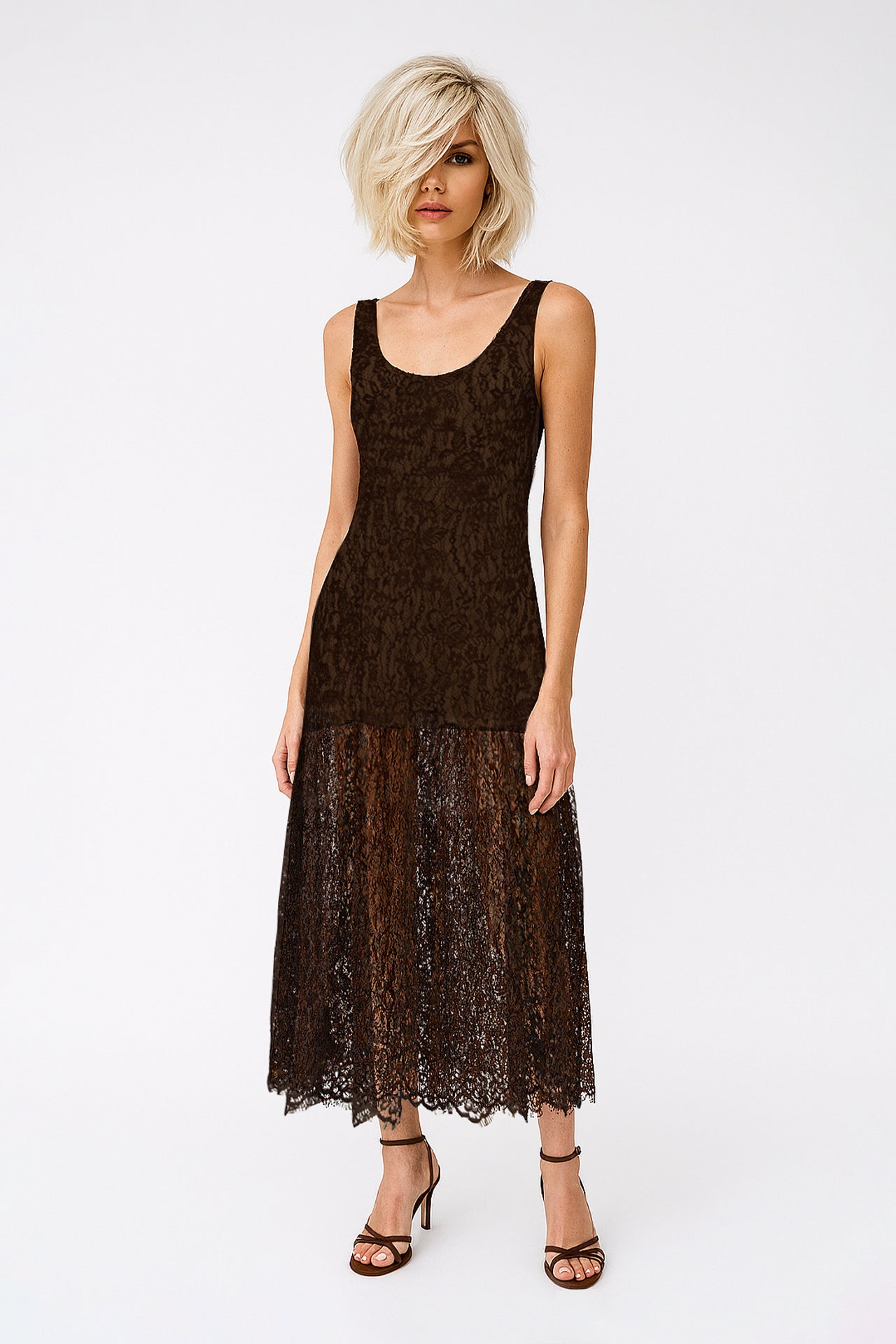 Vestido Midi em Renda