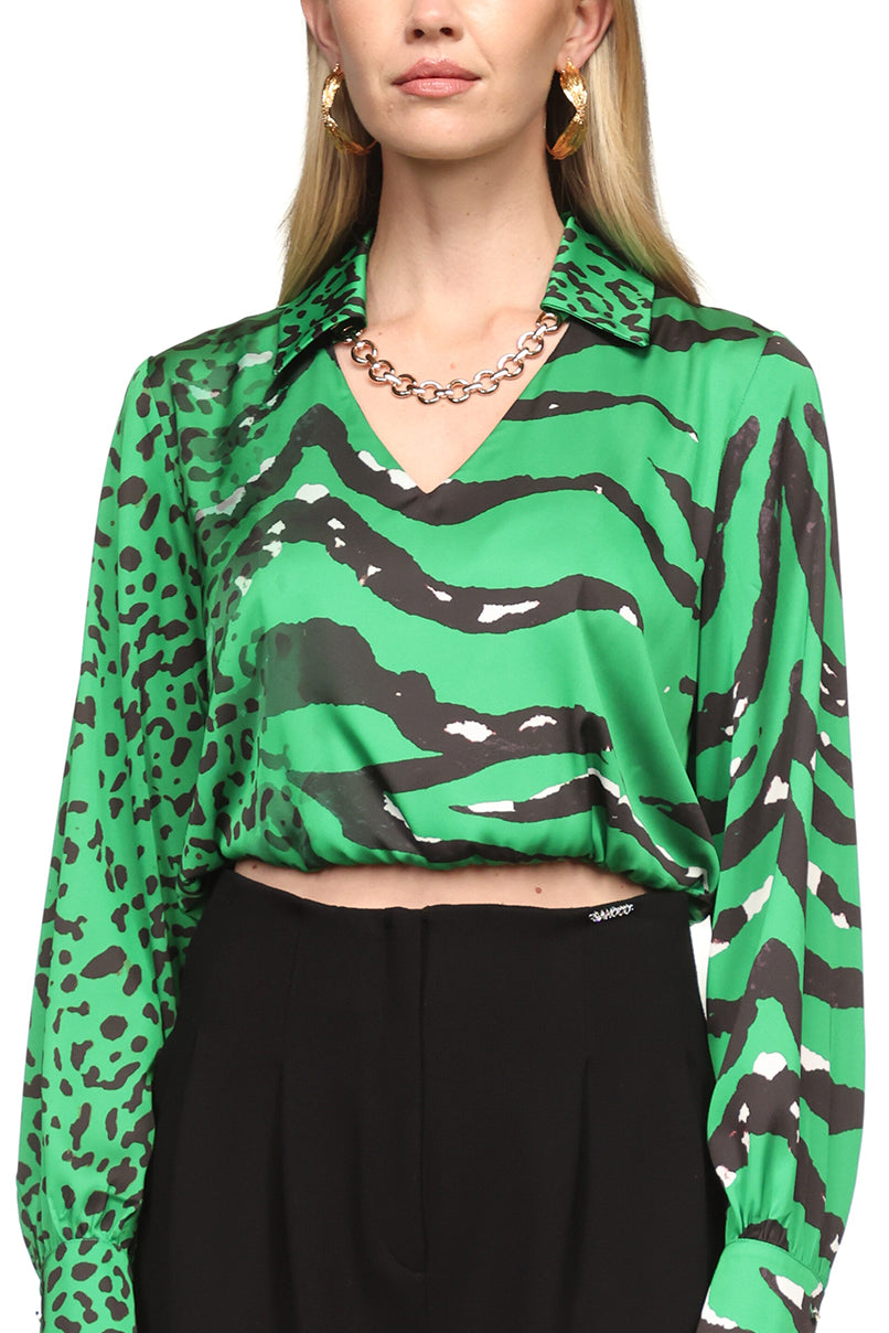 Blusa acetinada estampada