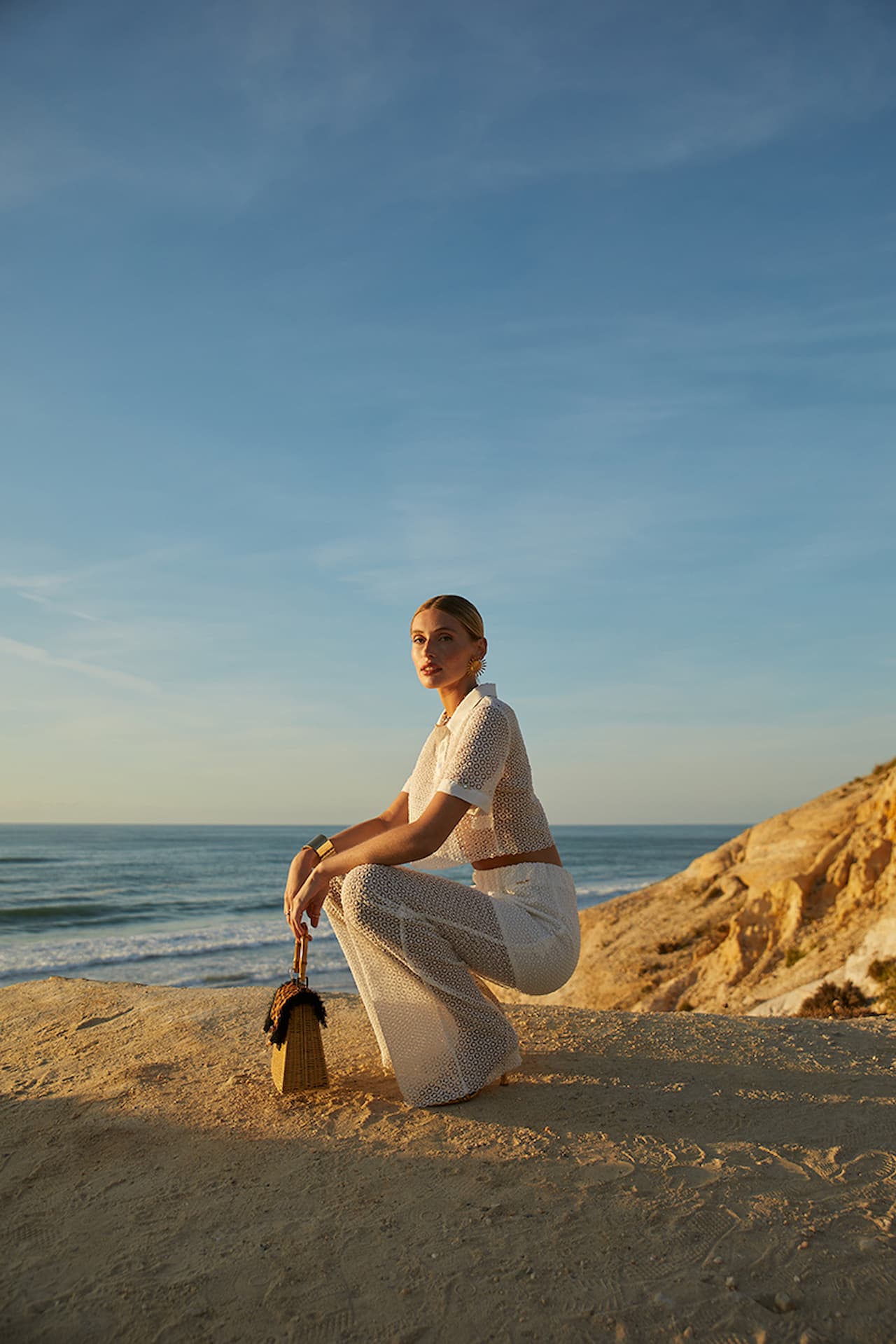 Calças Fluídas de Renda