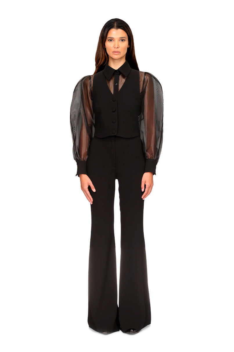 Calças pretas flare