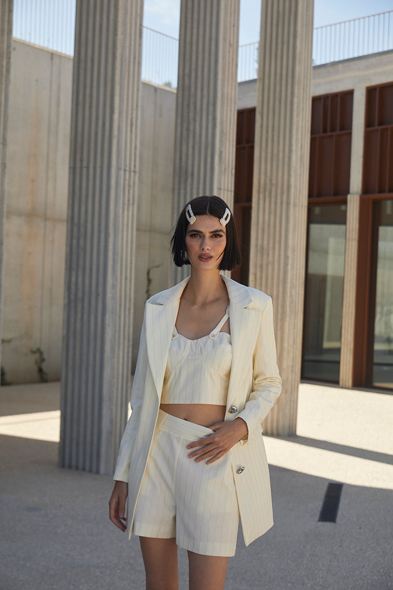 Calções curtos risca diplomática