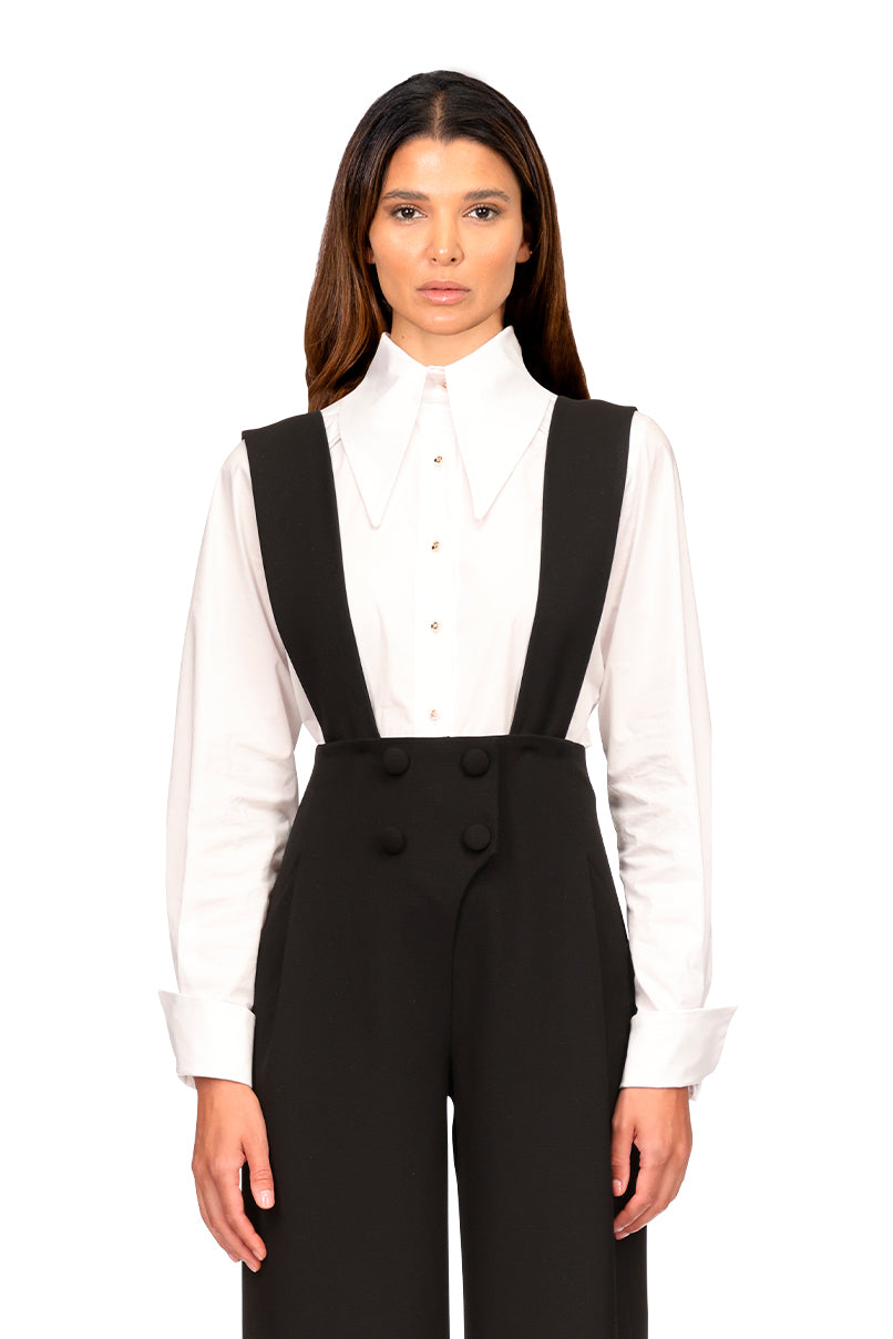 Camisa branca gola pronunciada