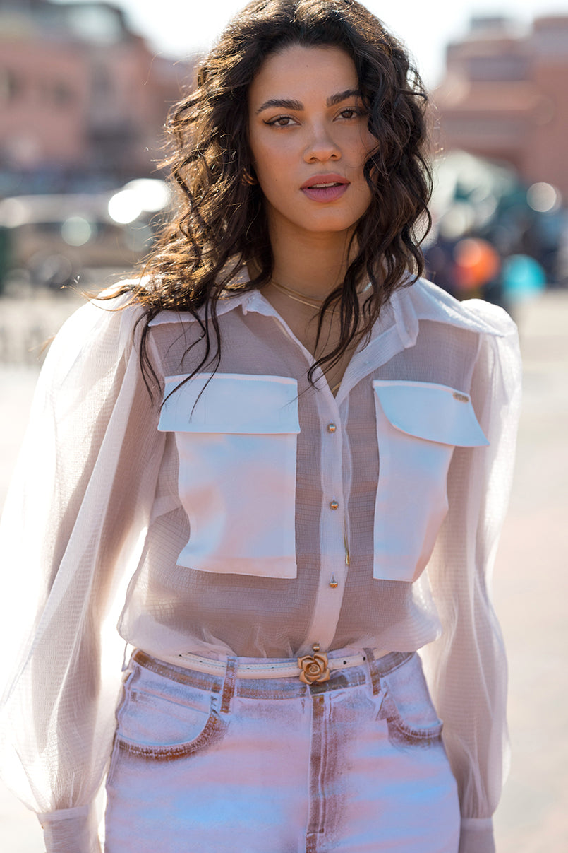 Camisa semitransparente manga abalonada