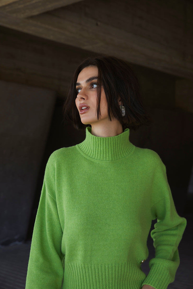 Camisola de malha suave com gola alta