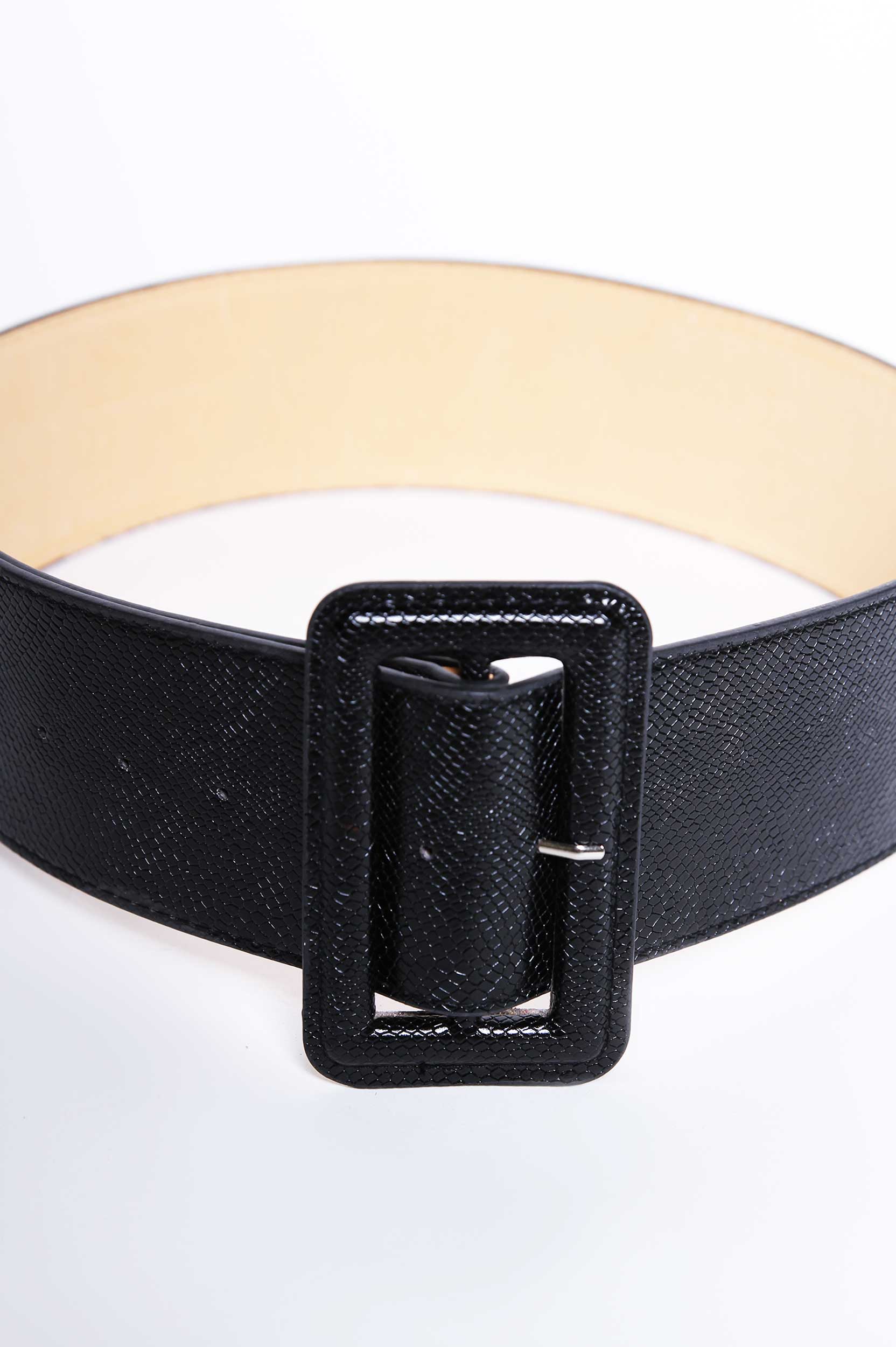 Cinto Largo com Fivela