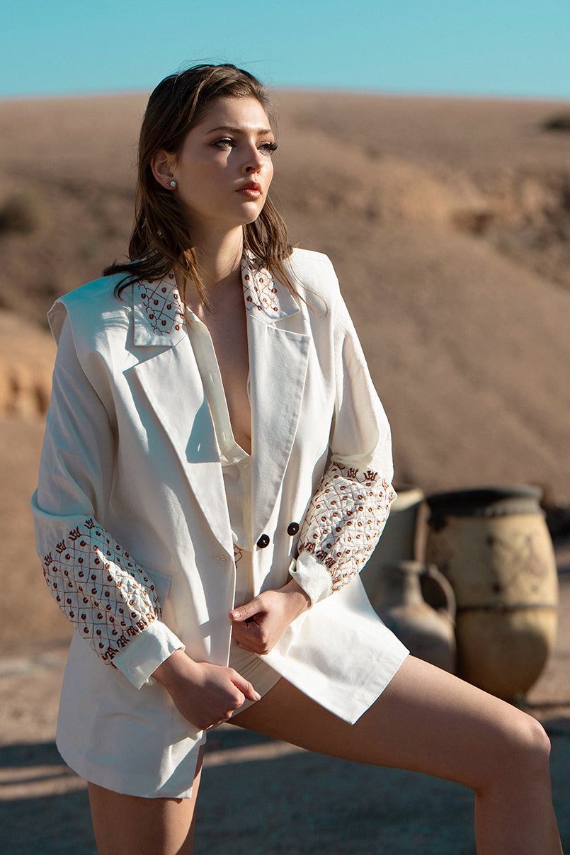 Colete comprido bordado