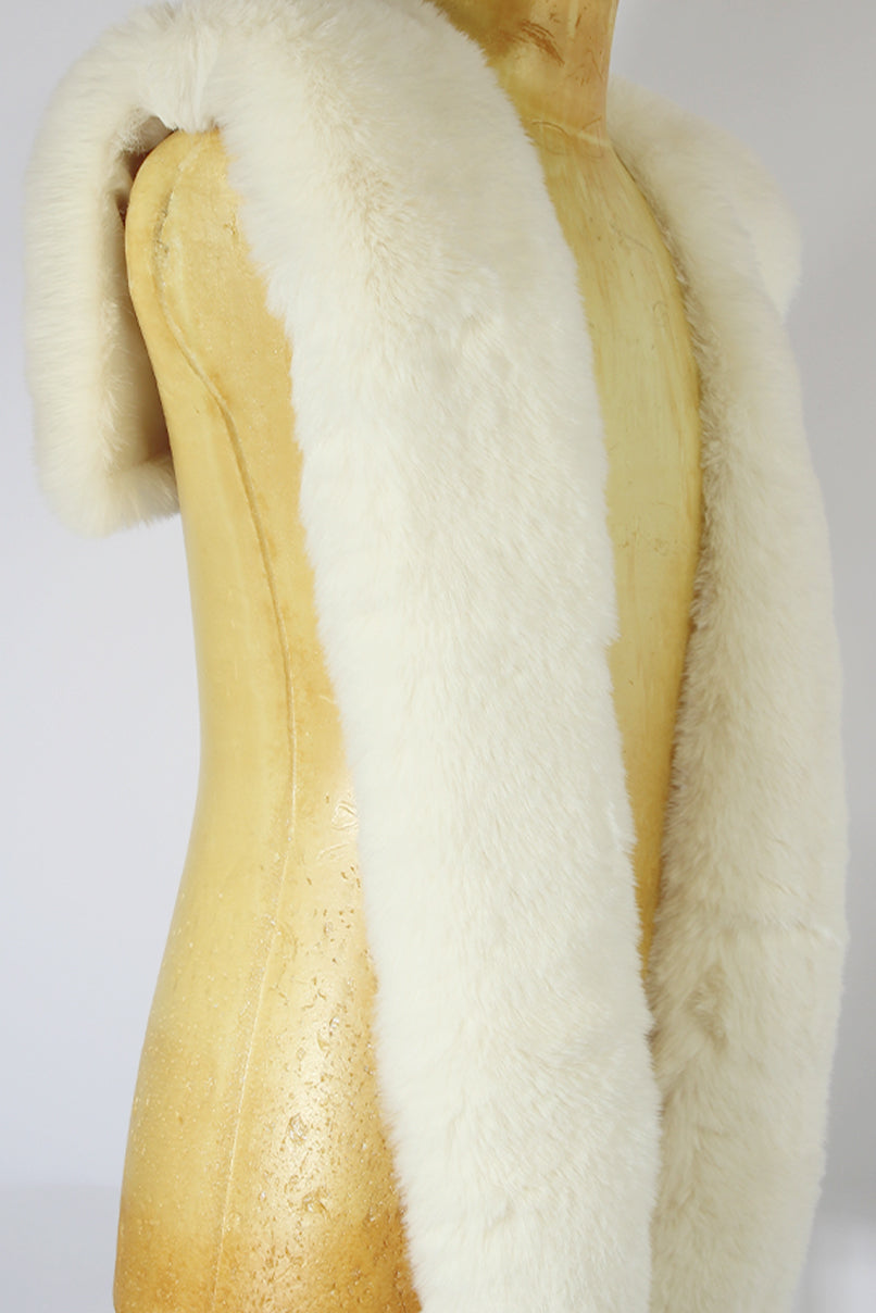 Gola de pelo sintético