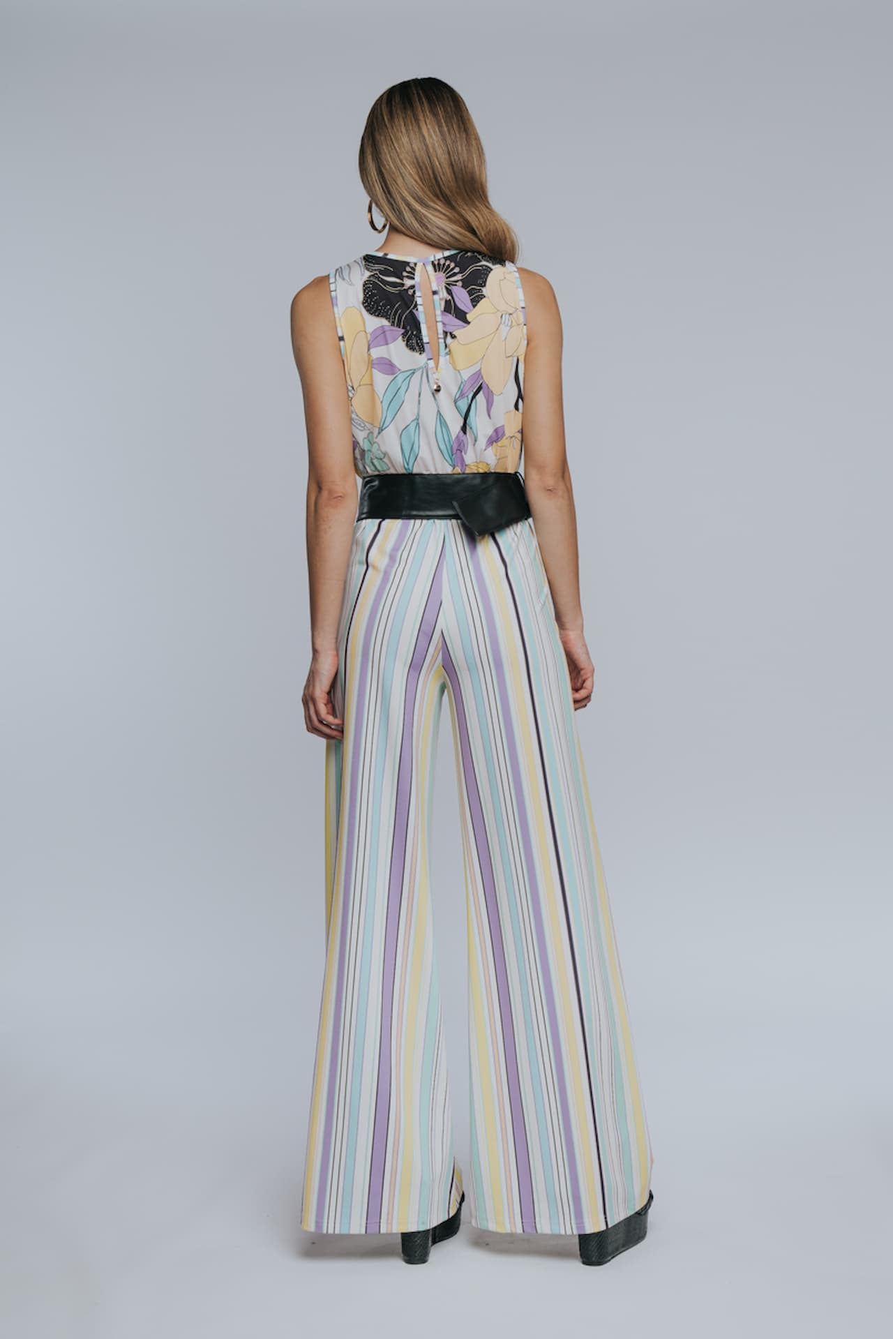 Macacão com Cinto Espampado