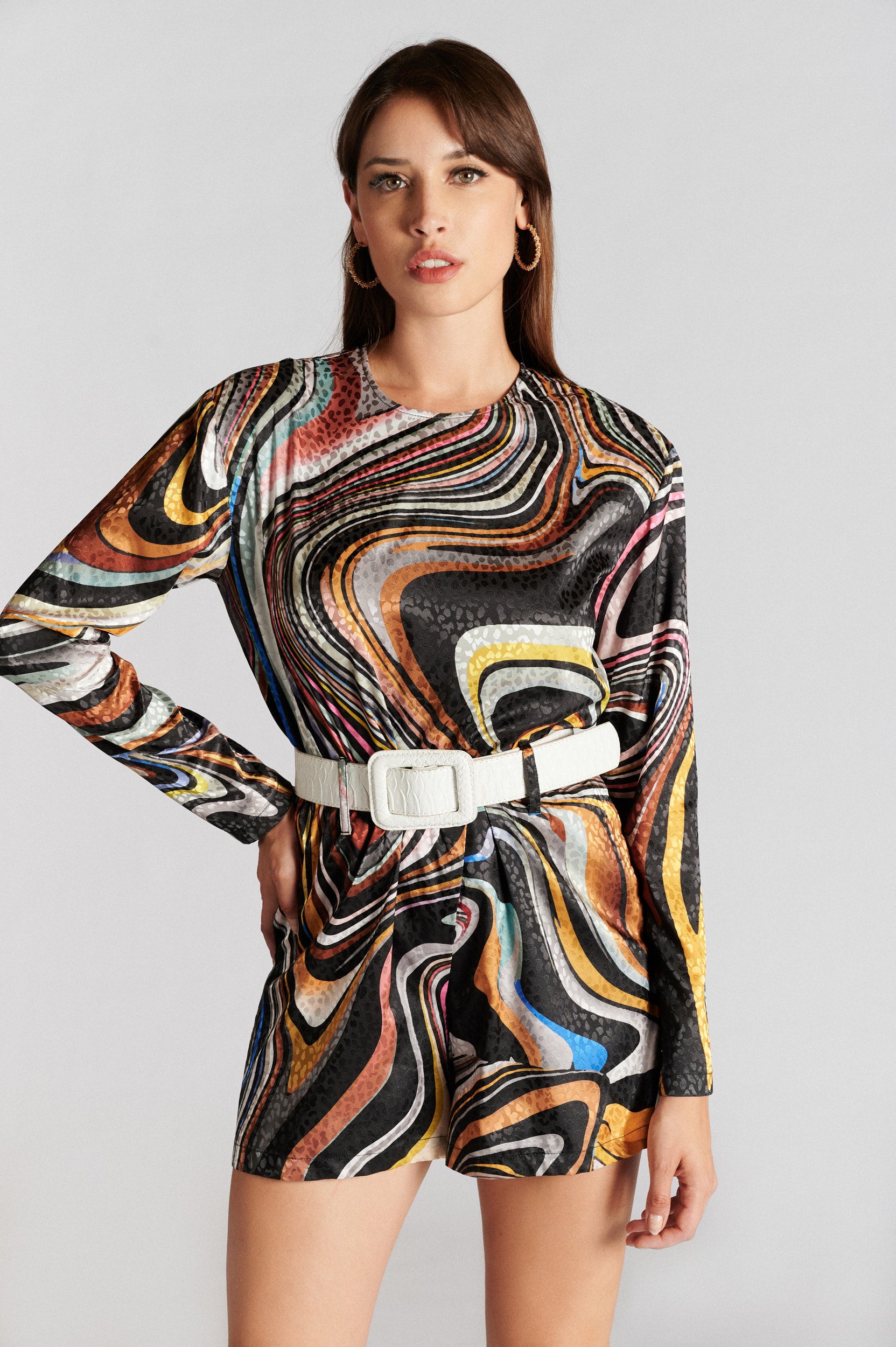 Macacão Curto com Ombreiras