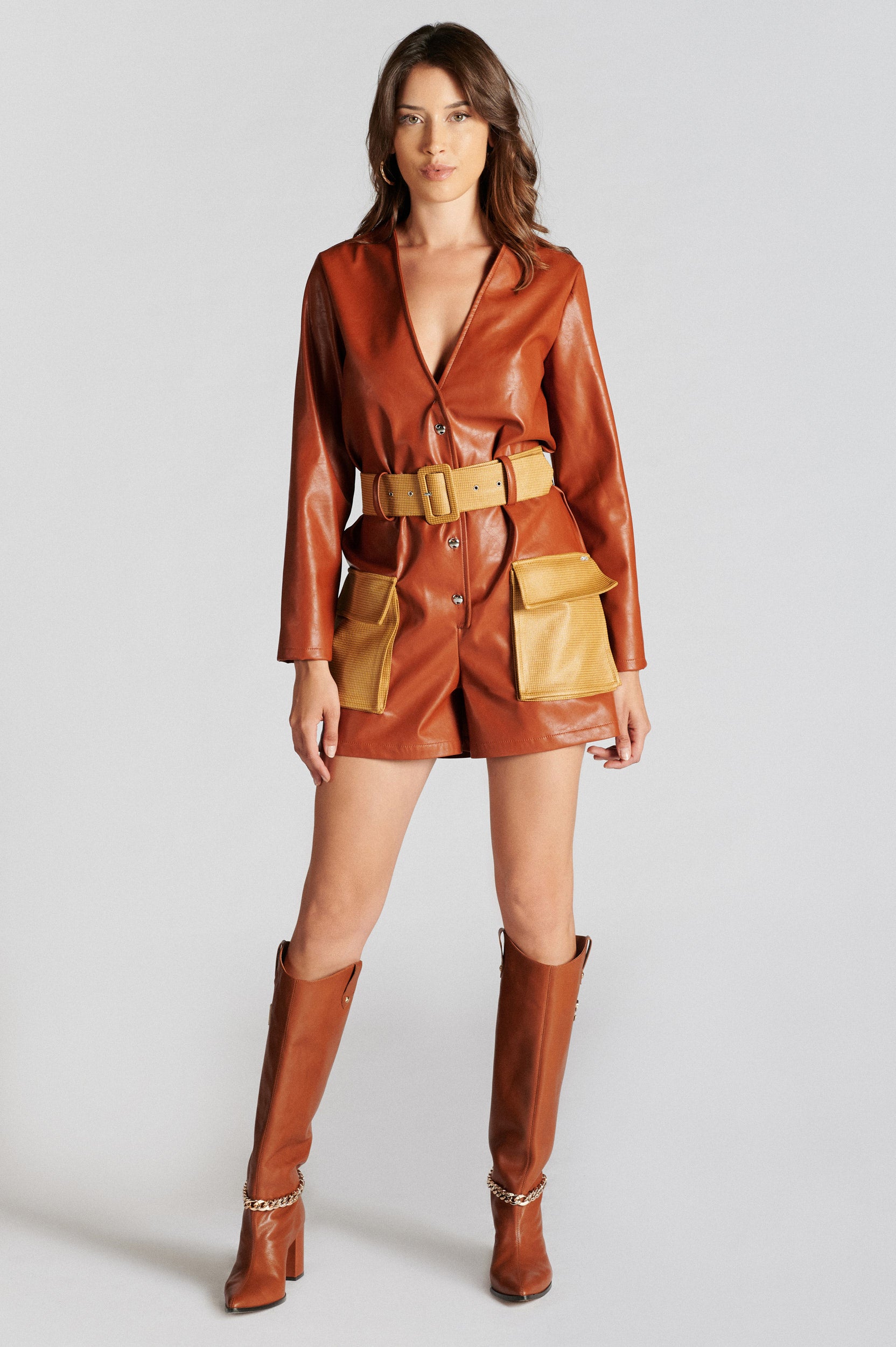 Macacão Curto em Napa