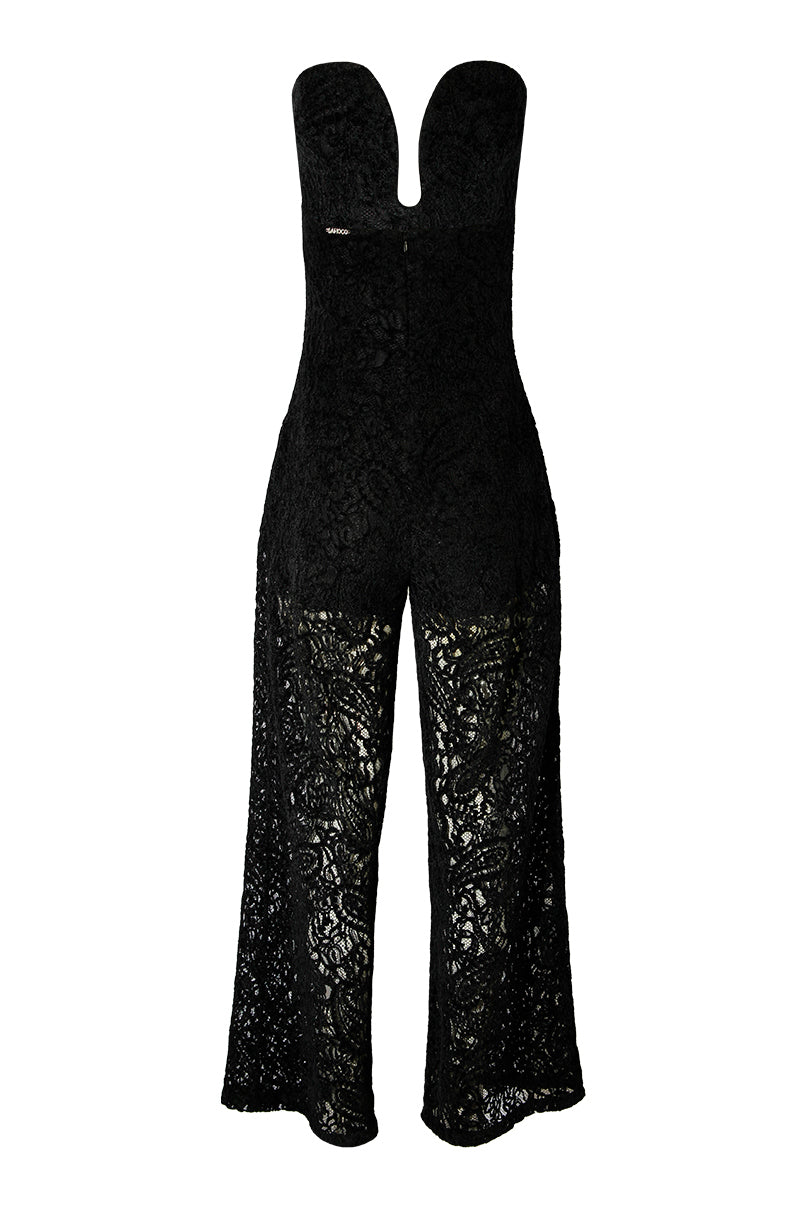 Macacão rendado decote coração