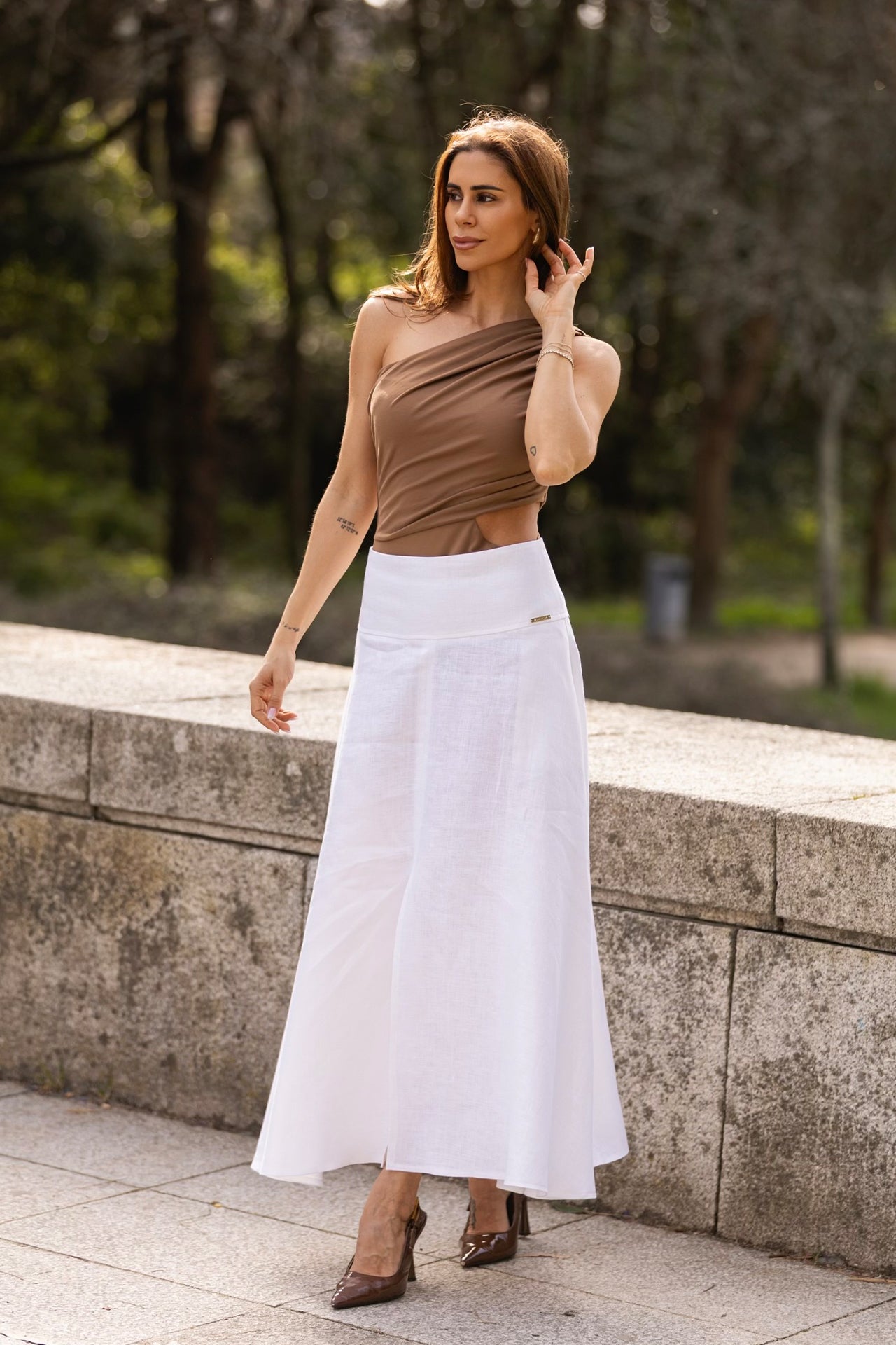 Saia Midi em Linho