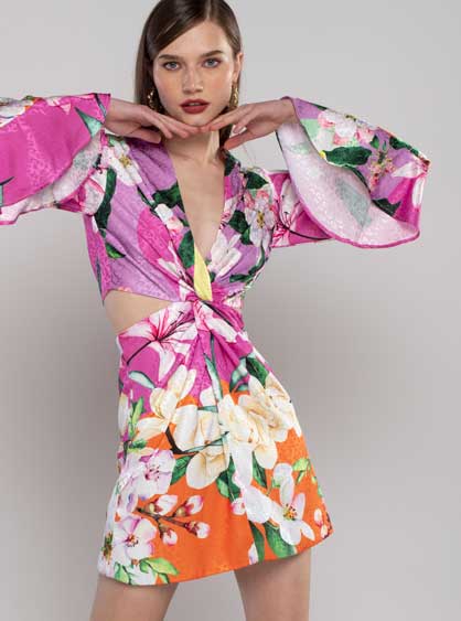 Vestido curto cut out