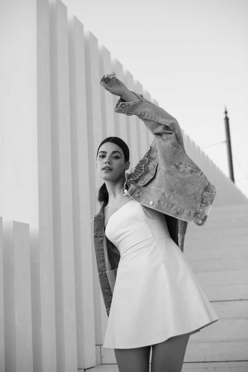 Vestido com decote cai-cai