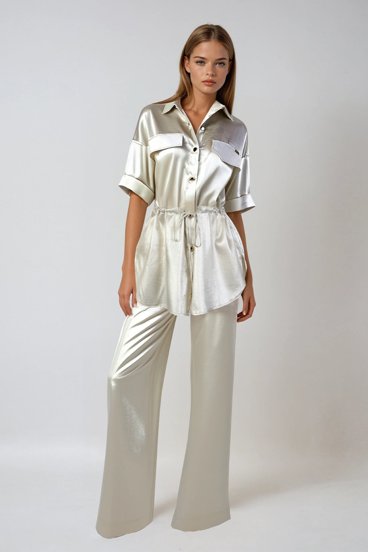 Camisa Acetinada com Cintura Ajustável