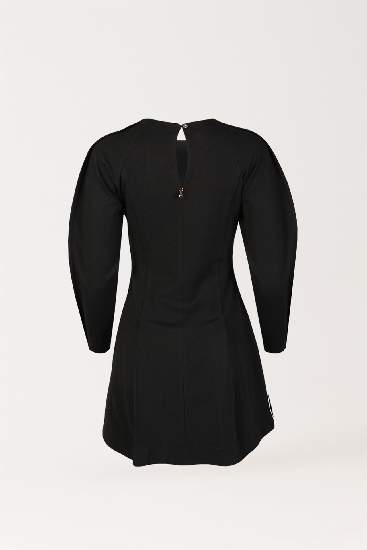 Vestido Curto com Risca nas Mangas