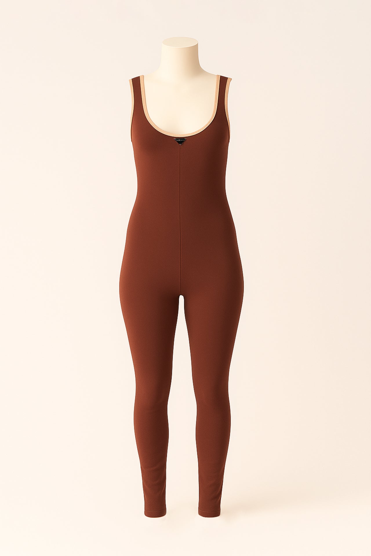 Macacão em Malha Técnica com Debrum Contrastante