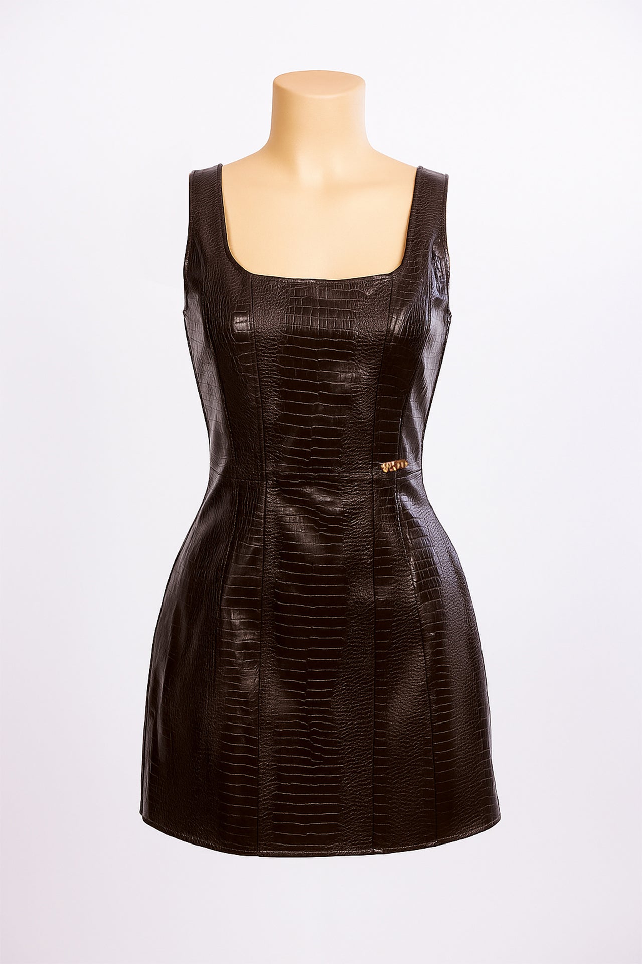 Vestido Curto Efeito Croco