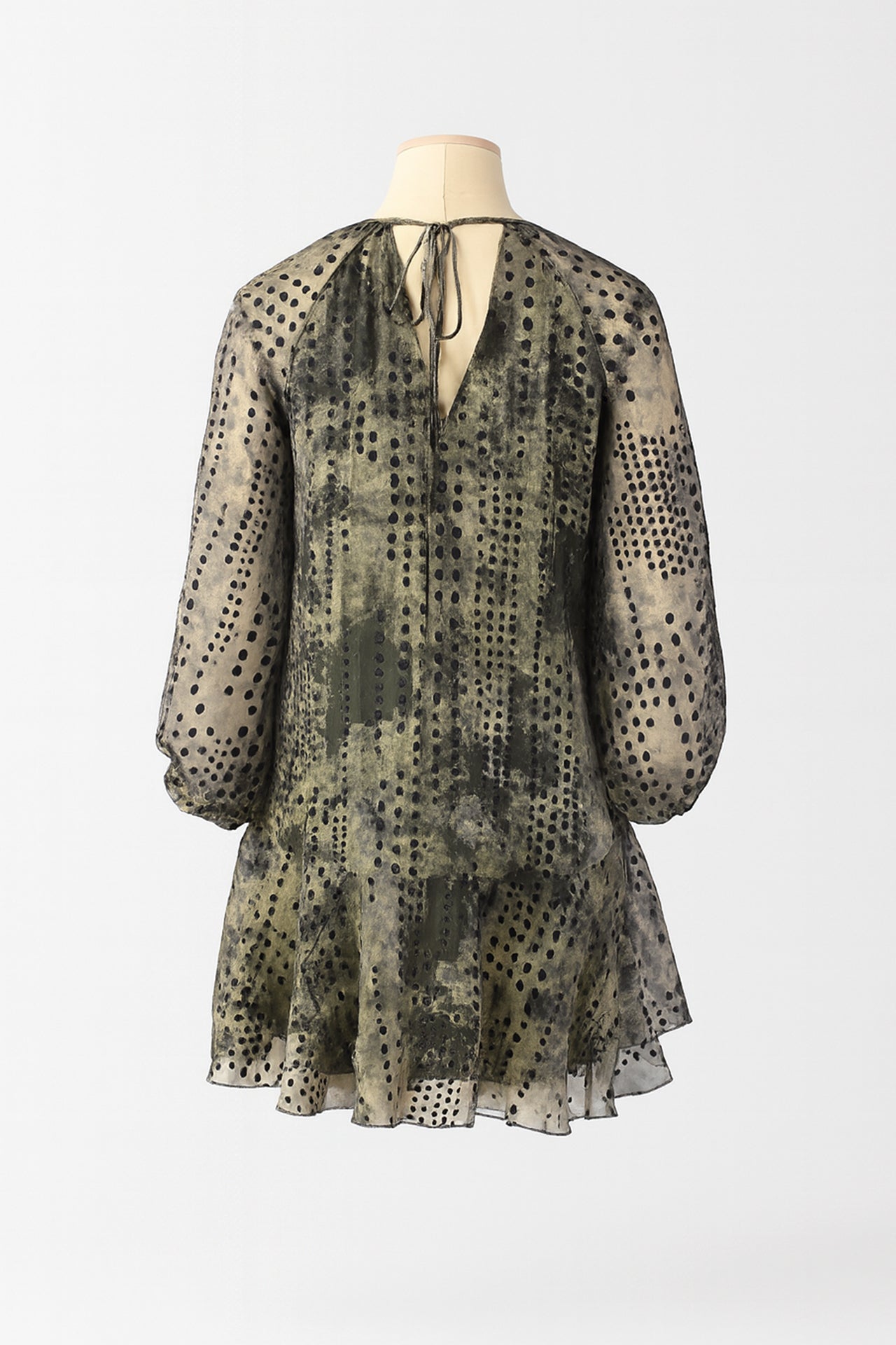 Vestido curto em chiffon estampado
