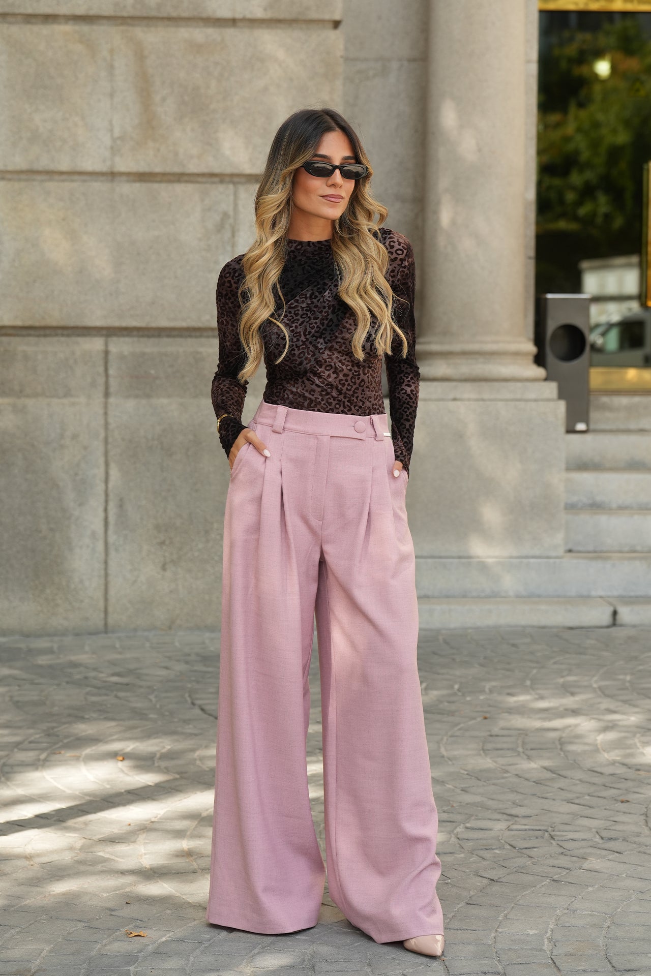 Top em veludo com padrão animal e efeito drapeado