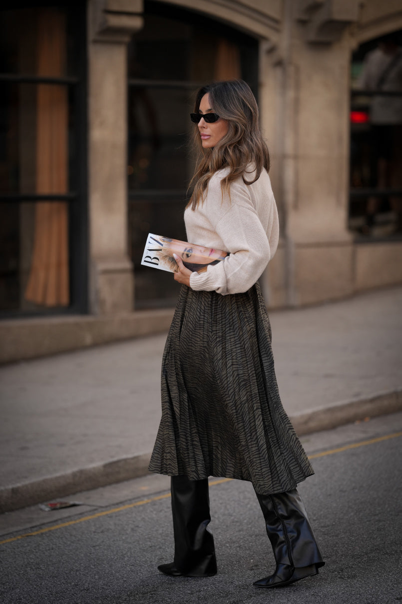 Saia mídi plissada estampada