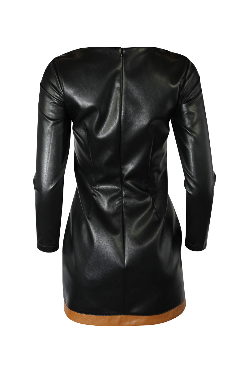 Vestido assimétrico efeito pele