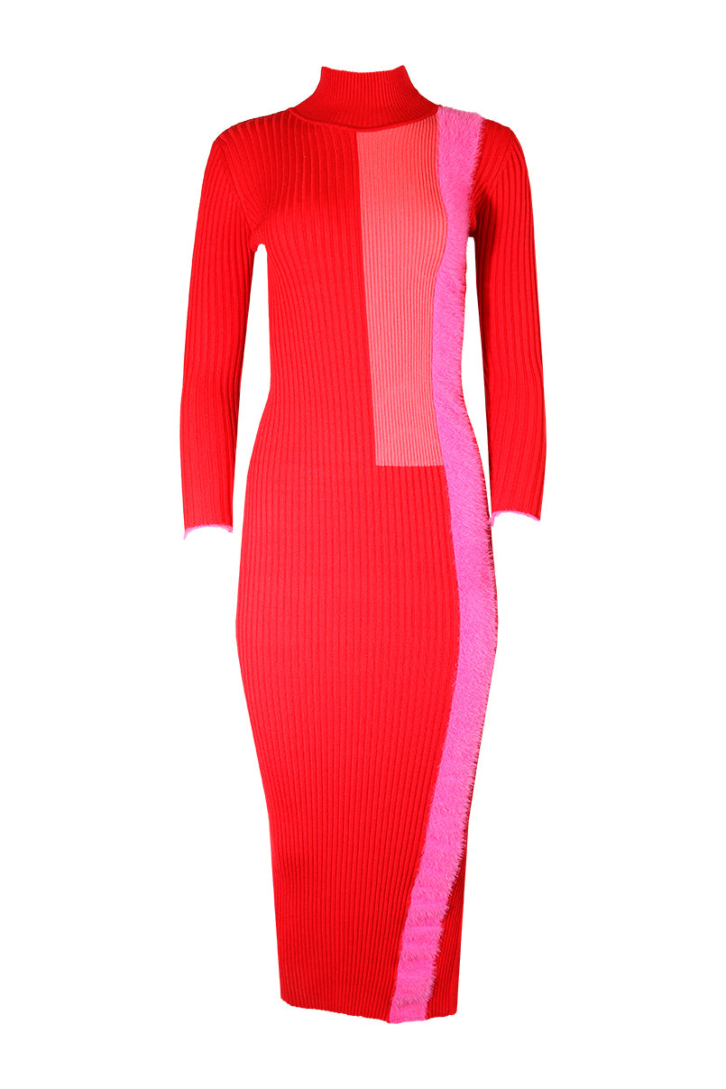 Vestido comprido de malha e aplicação em pelo