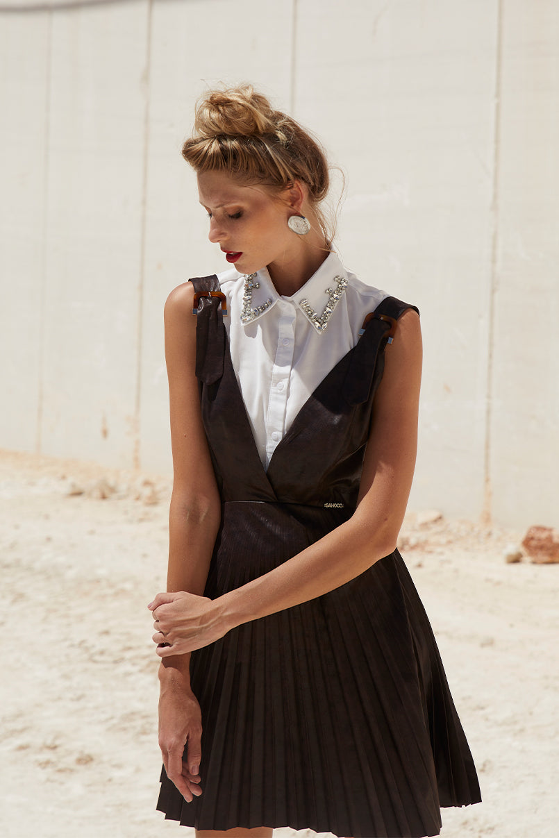 Vestido plissado efeito pele de pêssego