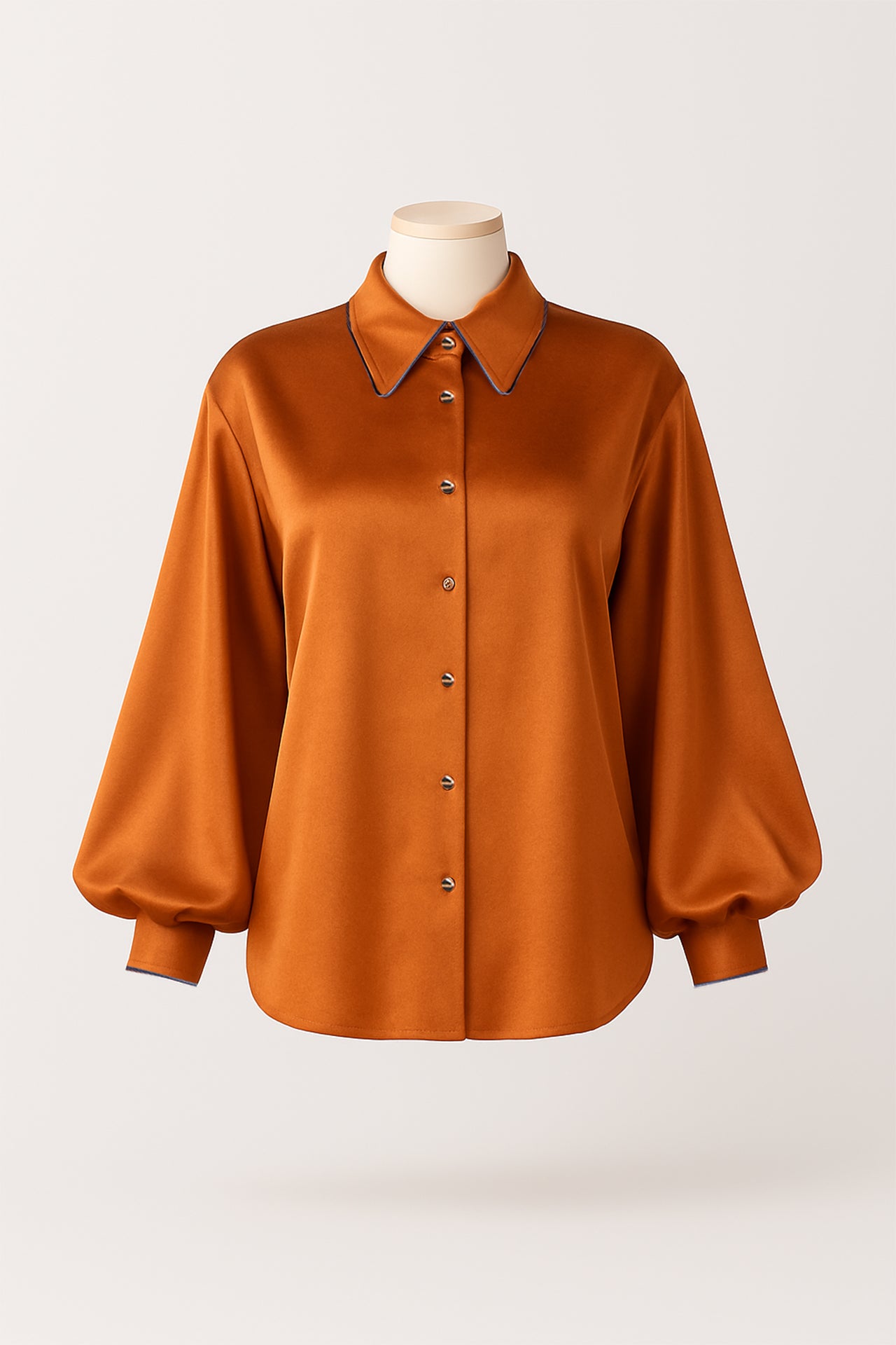 Blusa fluida com gola de lapela e mangas longas