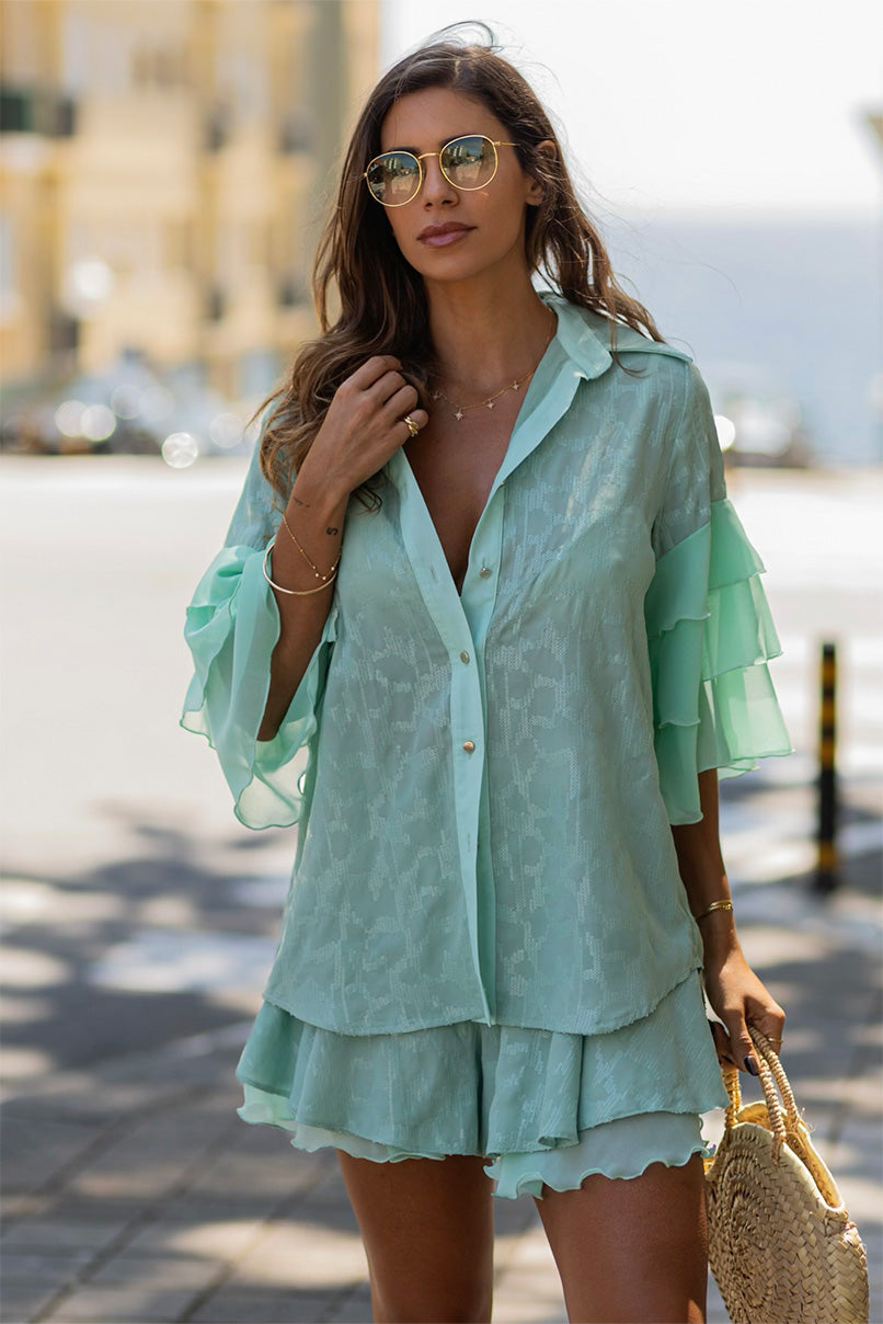 Calções fluidos com lantejoulas