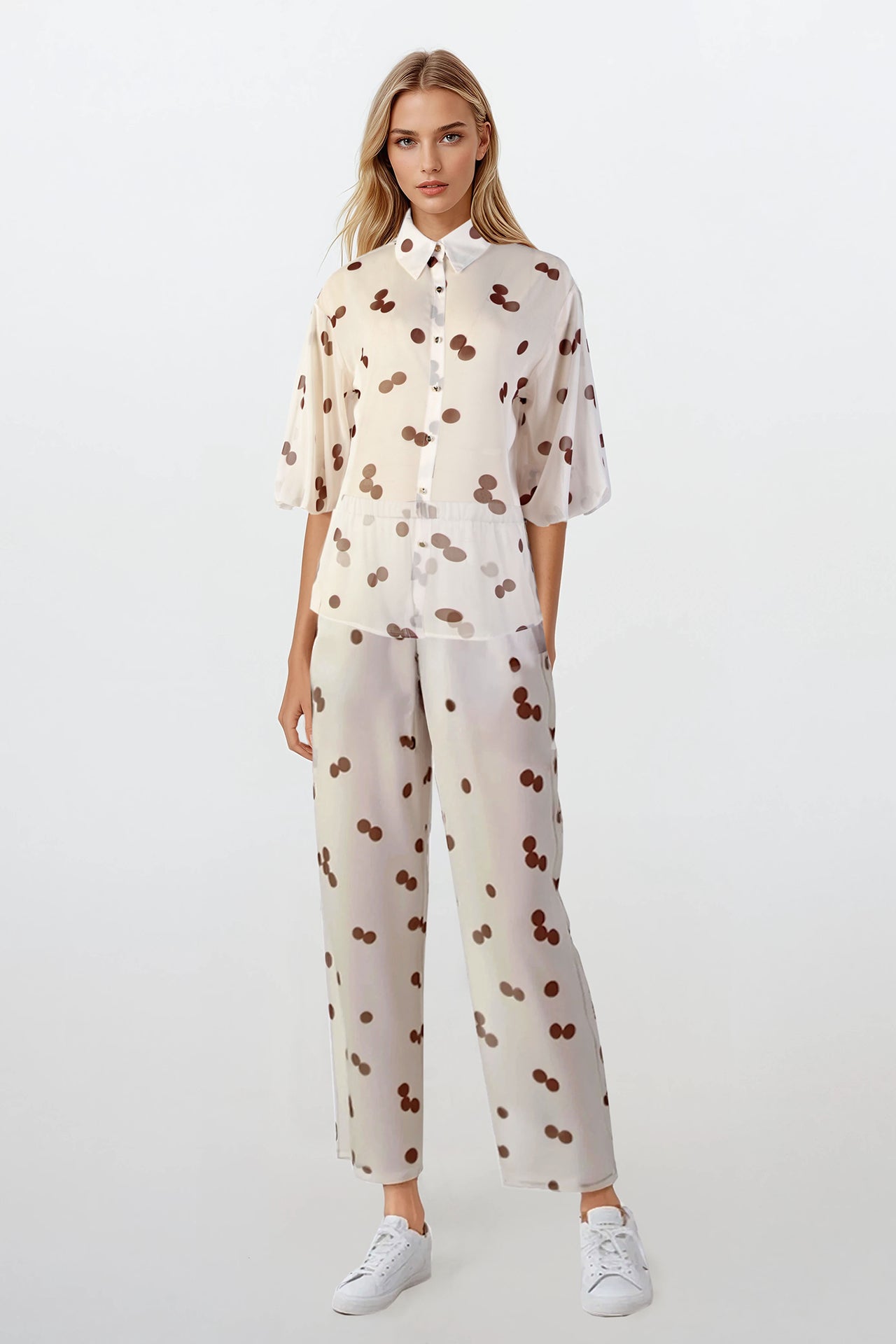 Calças pantalona fluida com estampa de bolas castanhas – vista frontal