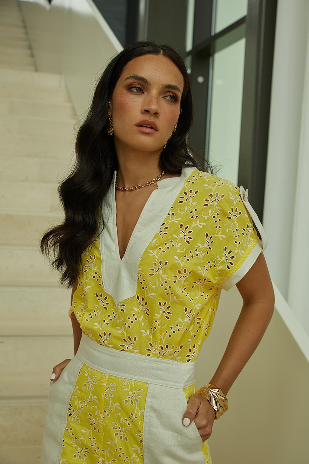 Macacão curto bordado inglês