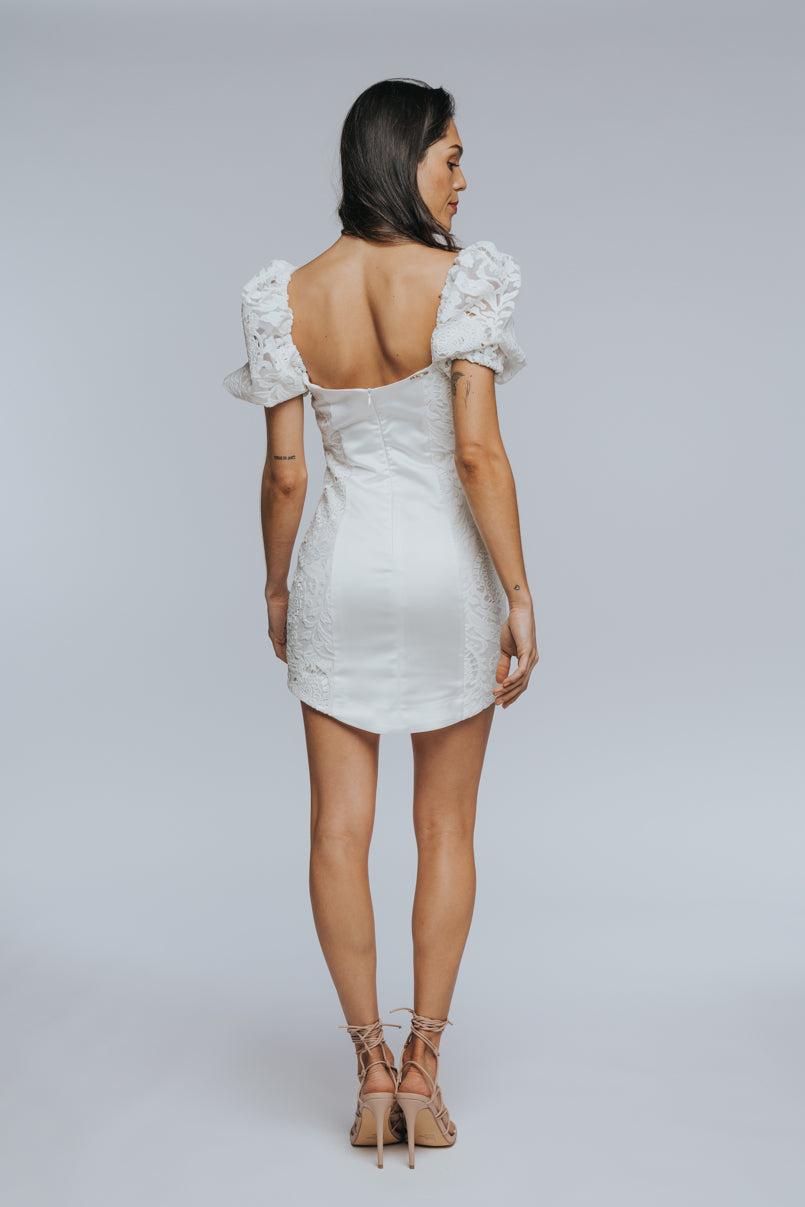 Vestido bordados perfurados