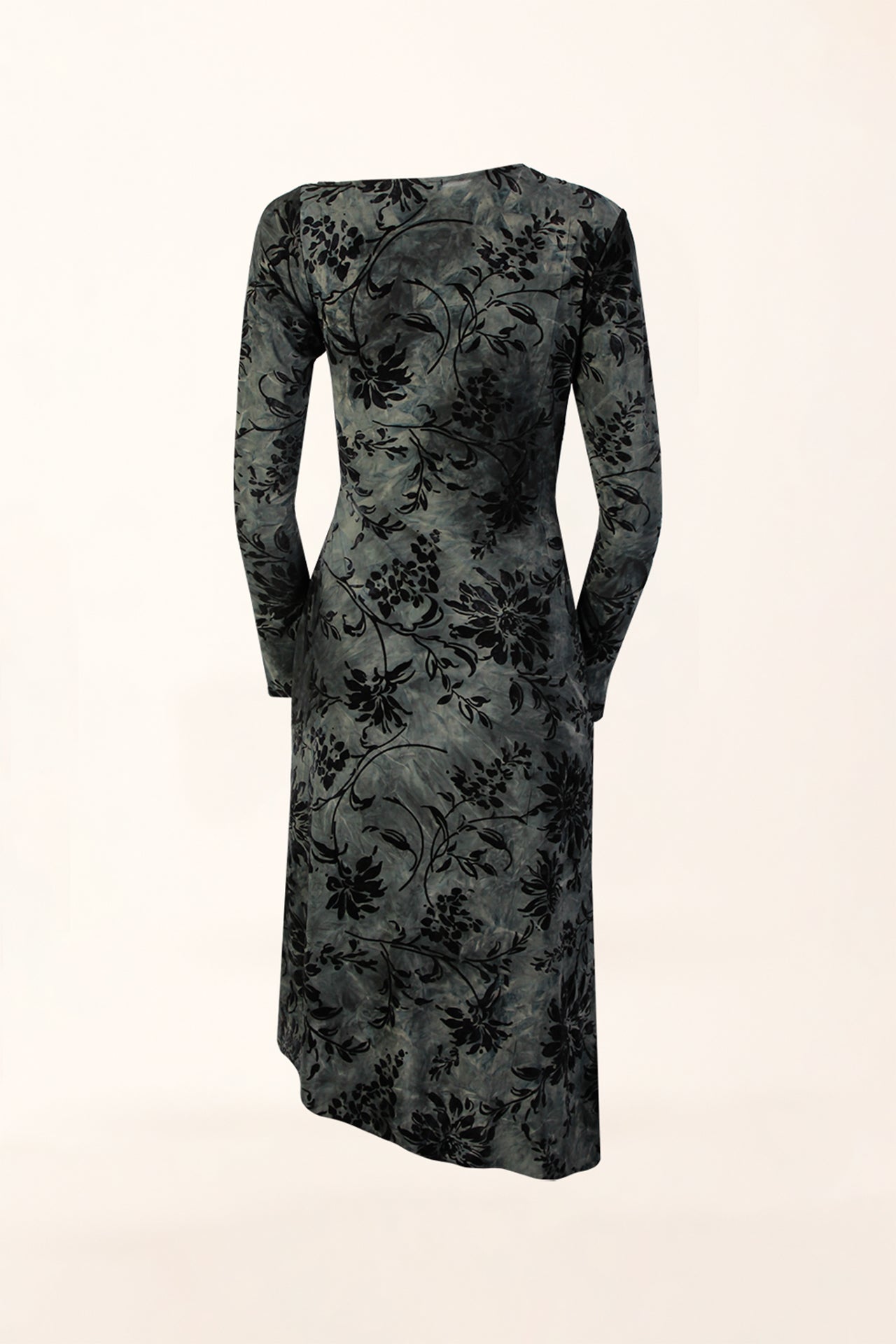 Vestido Midi em Veludo com Nó Frontal