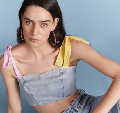 TENDÊNCIAS EM  TOPS E T-SHIRTS PARA  O VERÃO 2023: ESTILO  E CONFORTO EM  DESTAQUE