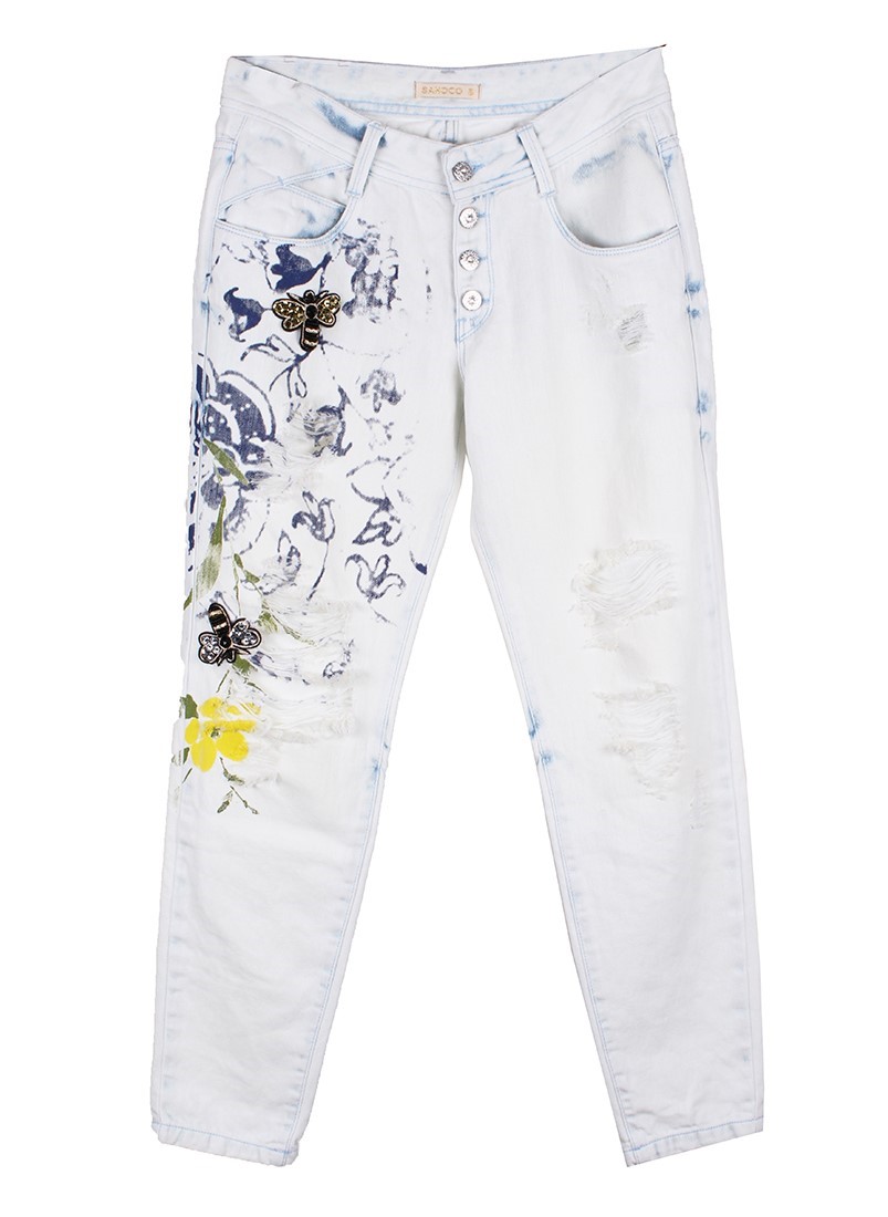 Pantalones con estampado y rasgado