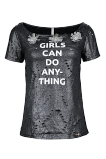 T-shirt com aplicações