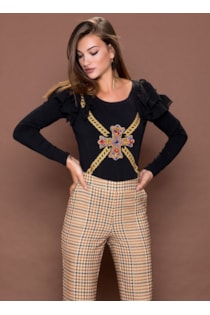 T-shirt com joias e folhos