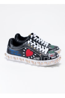Zapatilla deportiva con bordados del Sahoco
