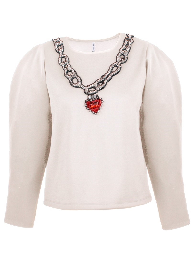 shirt with chain necklace