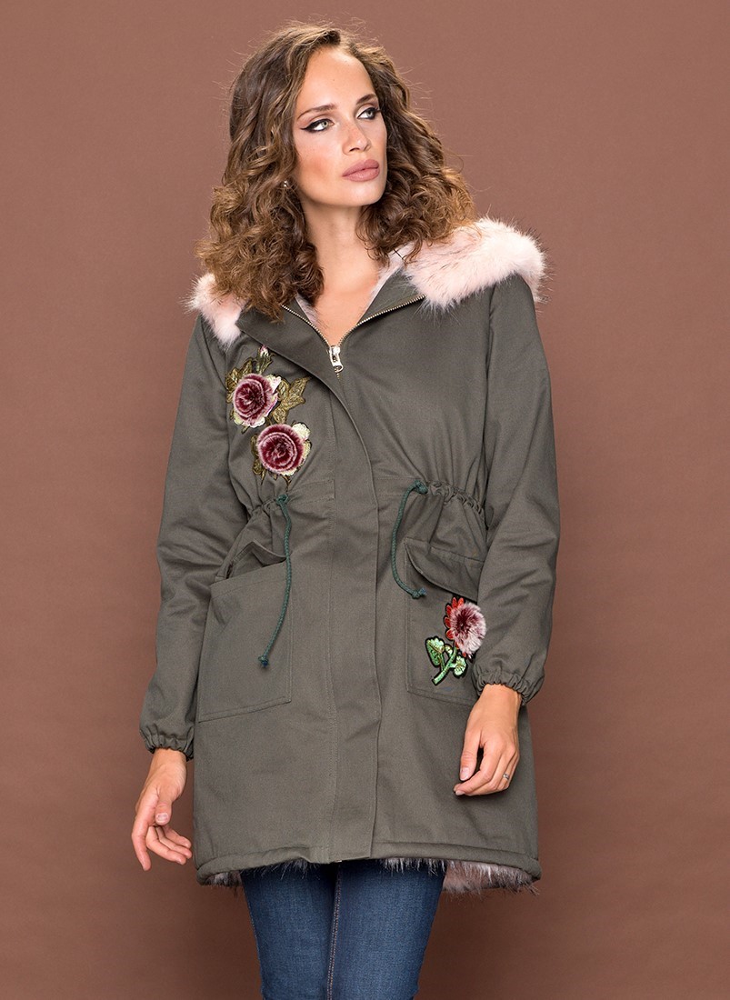 Coat with adjustable waist