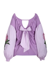 Shirt with embroidery on the sleeves