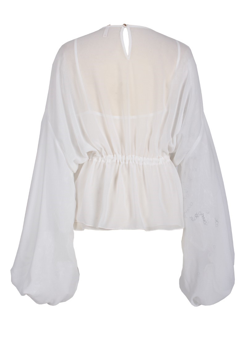 Blusa con cintura ajustada