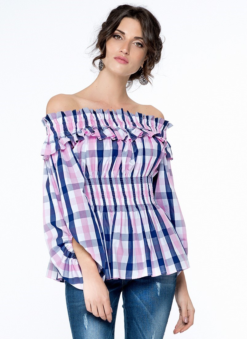 Blusa con hombros descubiertos