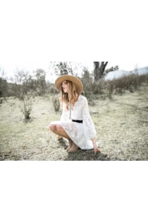 Vestido decote em bico