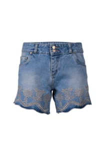 Shorts with details