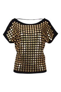 T-shirt com tachas