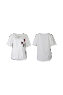 T-shirt com detalhes