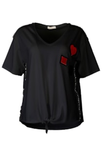 T-shirt com detalhes