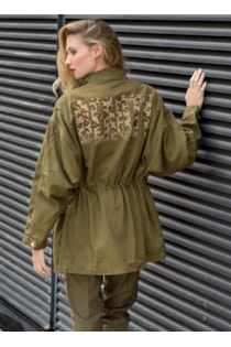 Abrigo Parka con detalles